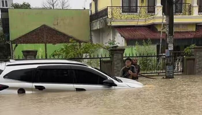 Banjir Terjang Medan, Medan Tiba Tiba Banjir Tinggi Sekali