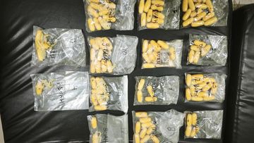 Polri-Bea Cukai Soetta Bongkar Ratusan Kapsul Sabu Selundupan WN Pakistan