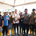 Waskita Karya &amp; Danantara Serahkan Ratusan Huntara ke Pemkab Aceh Tamiang