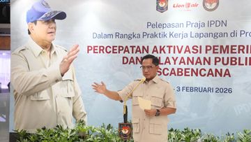 Mendagri Salurkan Gerobak Dorong dan Bantuan Pangan ke Aceh Tamiang