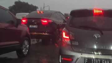 Tol Desari Macet, Kecepatan Hanya 20 Km Per Jam