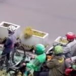 Viral Pesepeda Adang Pemotor di Jalur Sepeda Jl Sudirman, Begini Kronologinya