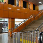 Sentuhan Warna-warni di Stasiun Cikini-Jayakarta Bikin Mood Penumpang Naik