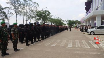 Polisi-TNI Amankan Laga Persita Tangerang Vs Borneo FC di Tangerang